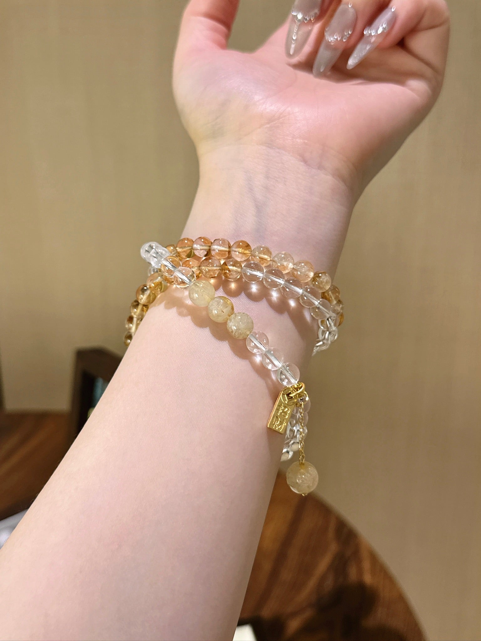▫️▪️ White crystal yellow tower crystal blonde crystal bracelet
